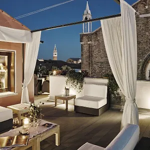 Alojamento de Acomodação e Pequeno-almoço Bloom Settimo Cielo, Veneza