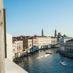 Ai Santi Apostoli Hotell