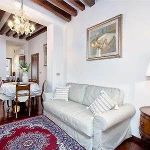 Apartamento Residenza Calle Larga San Marco, Venecia
